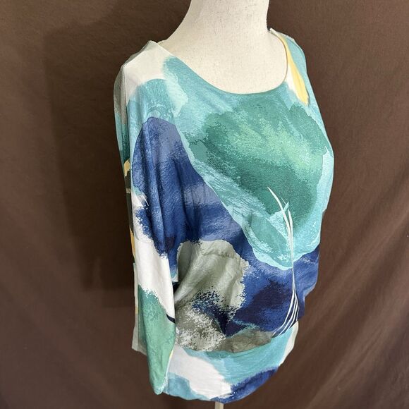 NEW Chico's Touch of Cool Watercolor Banded-Hem Top Size 1 US M 3/4 Sleeves - Picture 3 of 7